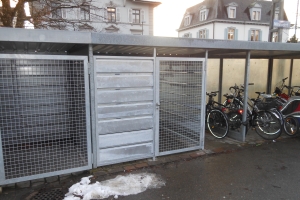 Abschliessbarer Velounterstand